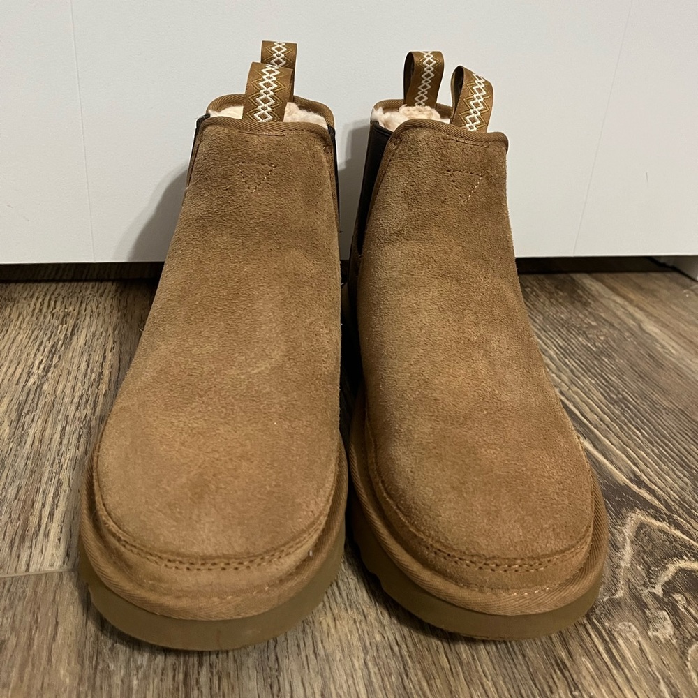 UGG Men’s Neumal Chelsea Boot